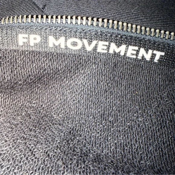 Free People Cropped Zip Up lounge jacket- black and white with collar- great con - Picture 6 of 9